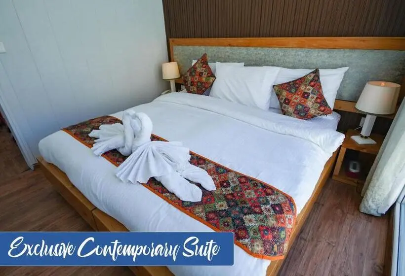 Suite with lake view, The Consorts Hotels & Resorts Hunza Attabad Lake