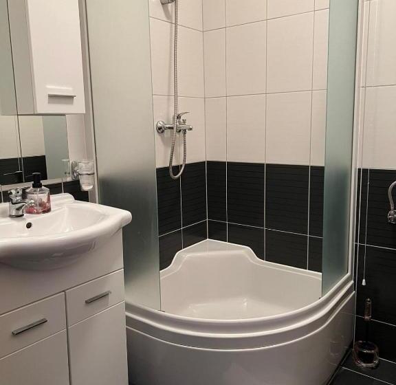 اتاق استاندارد, Dalija