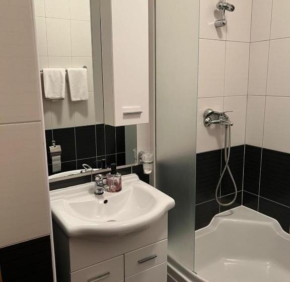 اتاق استاندارد, Dalija