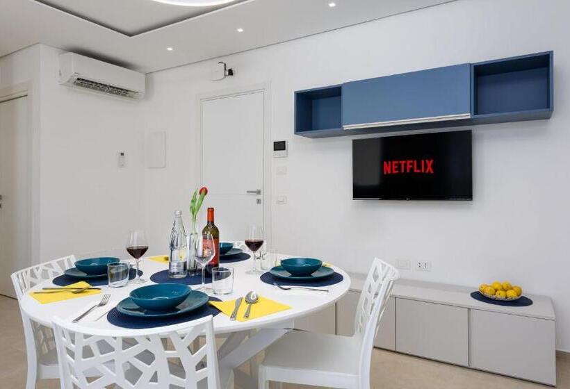 带2个卧室带海景的公寓, Residence Mazzini