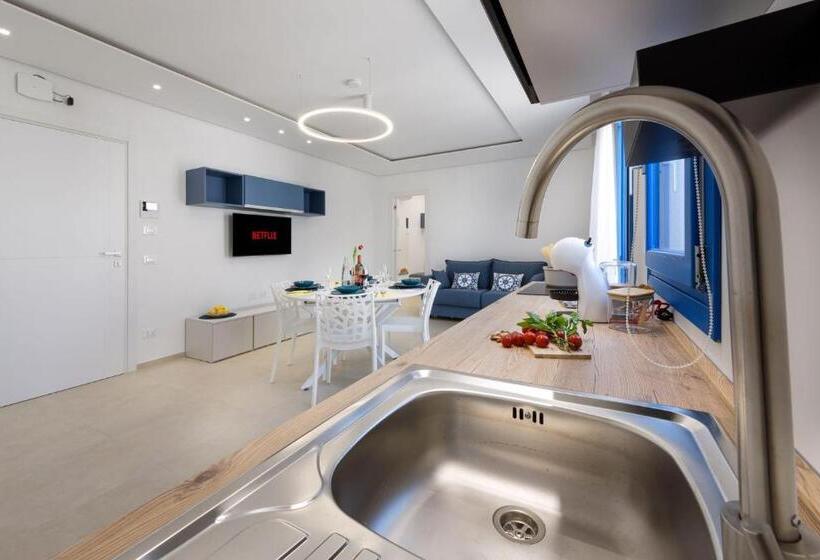 带2个卧室带海景的公寓, Residence Mazzini