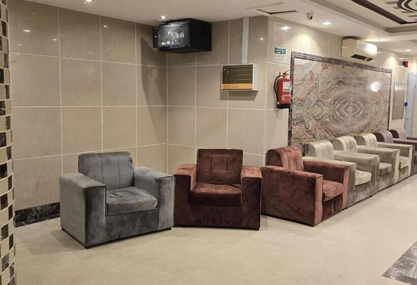 חדר סטנדרט לשלושה, فندق مسارات الهدي مكه