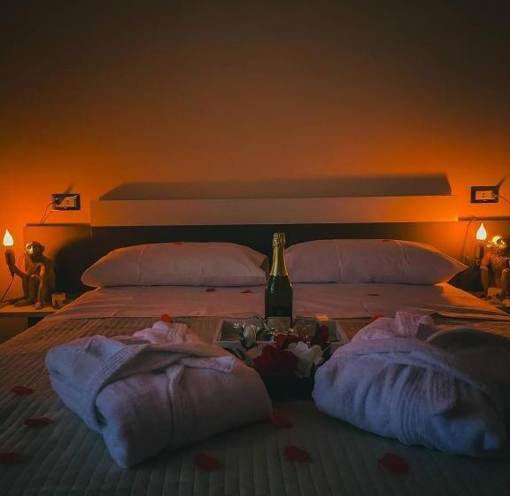 اتاق استاندارد با وان آب گرم, B&b Comfort Room 93