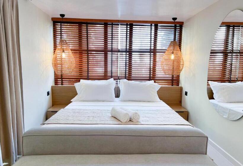 חדר סופריור לשלושה, Siar Rooms