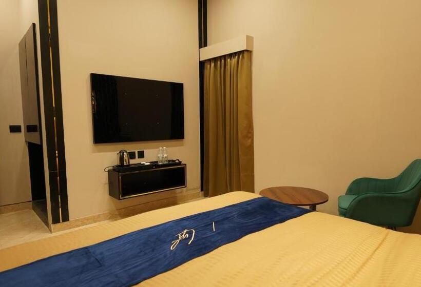 行政套房, Aquila Grand Suites   Noida Sector 136