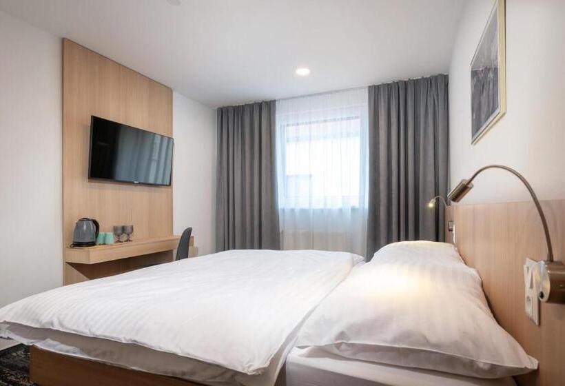 豪华房间, Vila Efekt