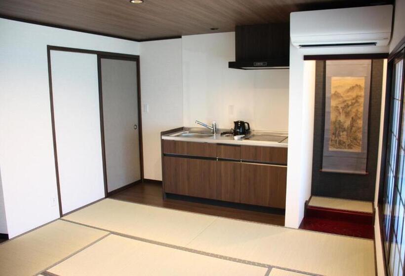 Habitació Deluxe, Daihachi