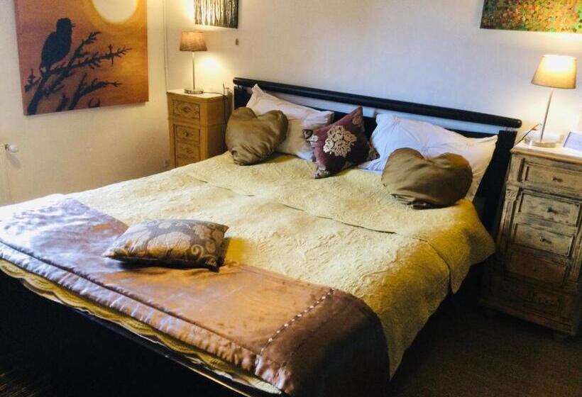 Номер Deluxe, Hôte Labyrinthe Lit 180 Cm Salle De Bain, Petit Dej Compris