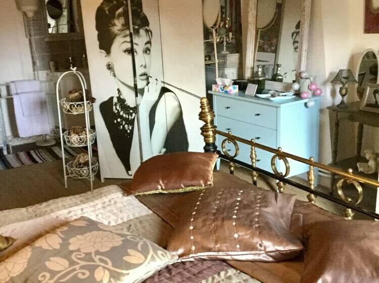 Номер Deluxe, Hôte Labyrinthe Lit 180 Cm Salle De Bain, Petit Dej Compris