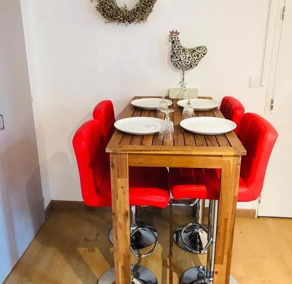 Апартаменты 1 Спальня с Террасой, Hôte Labyrinthe Lit 180 Cm Salle De Bain, Petit Dej Compris