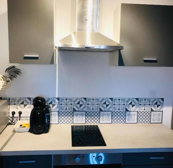 Апартаменты Deluxe 1 Спальня, Hôte Labyrinthe Lit 180 Cm Salle De Bain, Petit Dej Compris