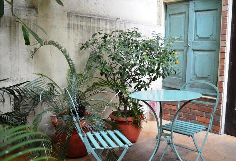 اتاق لوکس, Zaza Stay