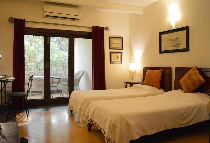 اتاق لوکس با بالکن, Zaza Stay