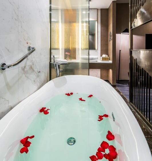 استودیو کلوب, Cachet Boutique Kunming Artime