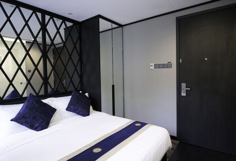 اتاق لوکس با بالکن, Nuve Urbane