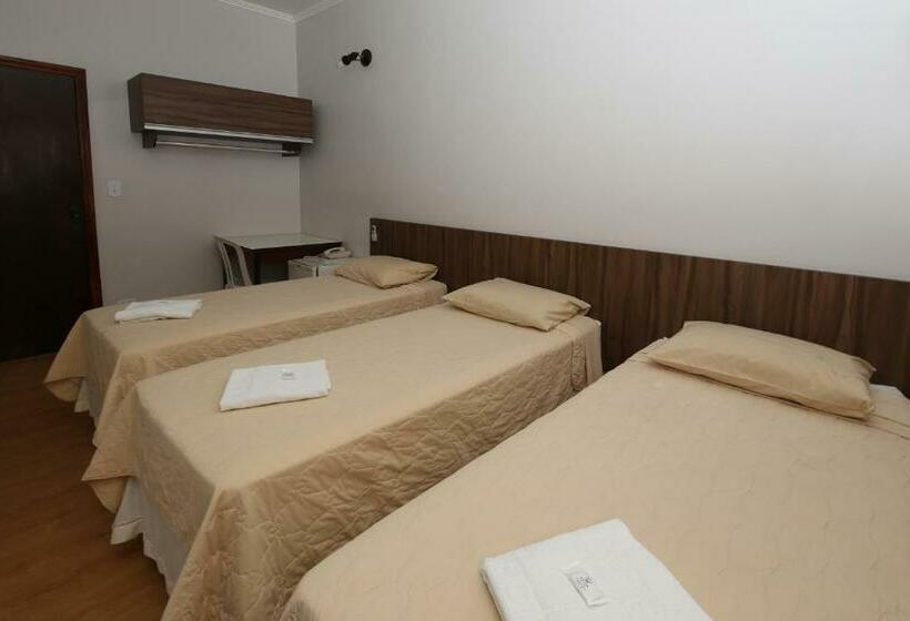 スタンダードトリプルルーム, Regis Hotel Ii