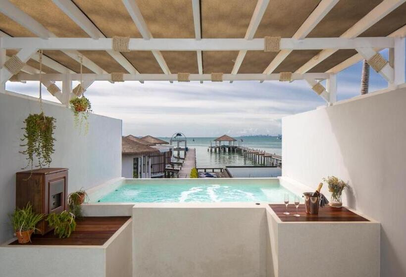 Люкс с Бассейном, Kept Bangsaray Hotel Pattaya