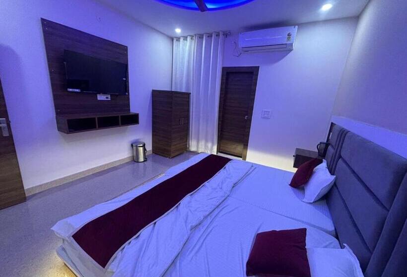 Chambre Familiale Deluxe, The Braj Vaas