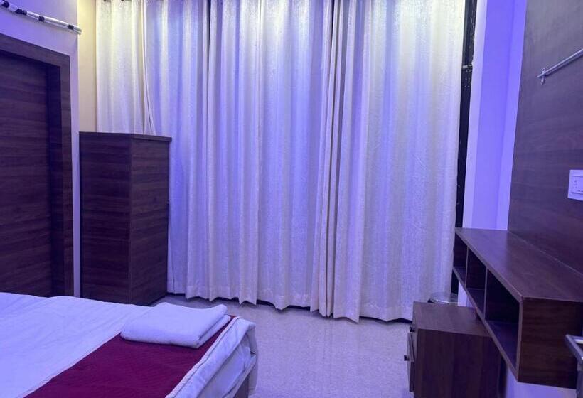 Chambre Familiale Deluxe, The Braj Vaas