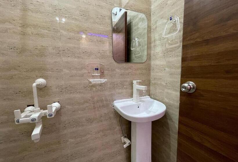 Chambre Deluxe, The Braj Vaas