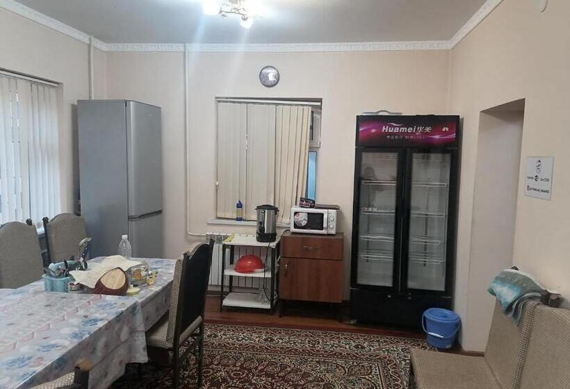 اتاق خانوادگی, Altyn Bulak Guest Hause