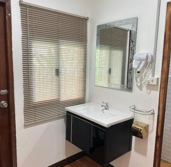 Classic Lejlighed 1 Soveværelse, Service Apartment Lampang Room101 ใจกลางเมืองใกล้กาดกองต้า