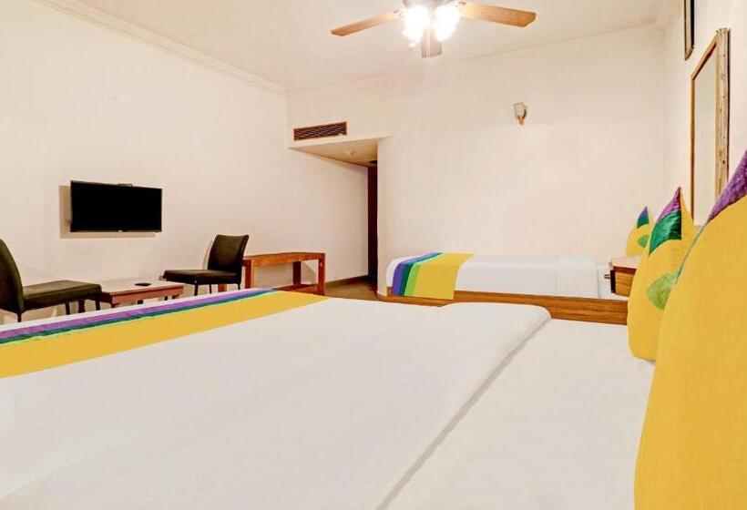 エコノミー４人部屋, The Regency Hotel Amirtsar