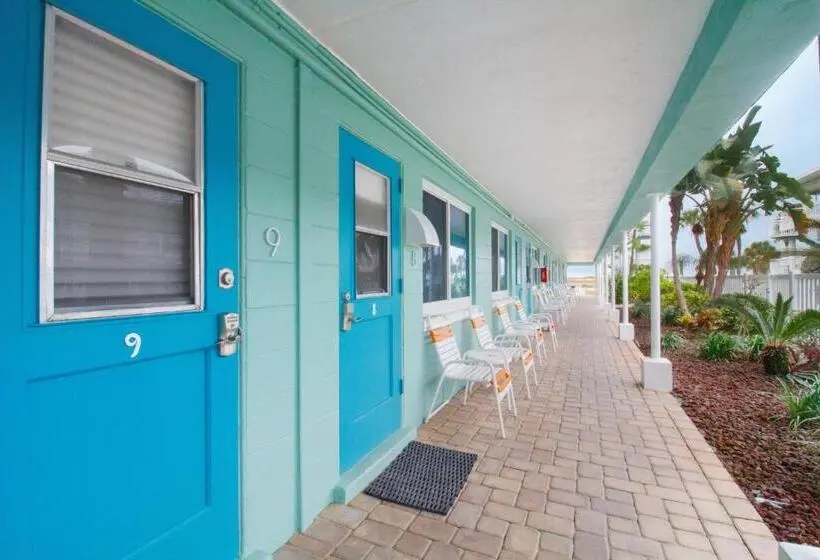 スタンダードスタジオ, Tropic Terrace Suite #9   Beachfront Resort