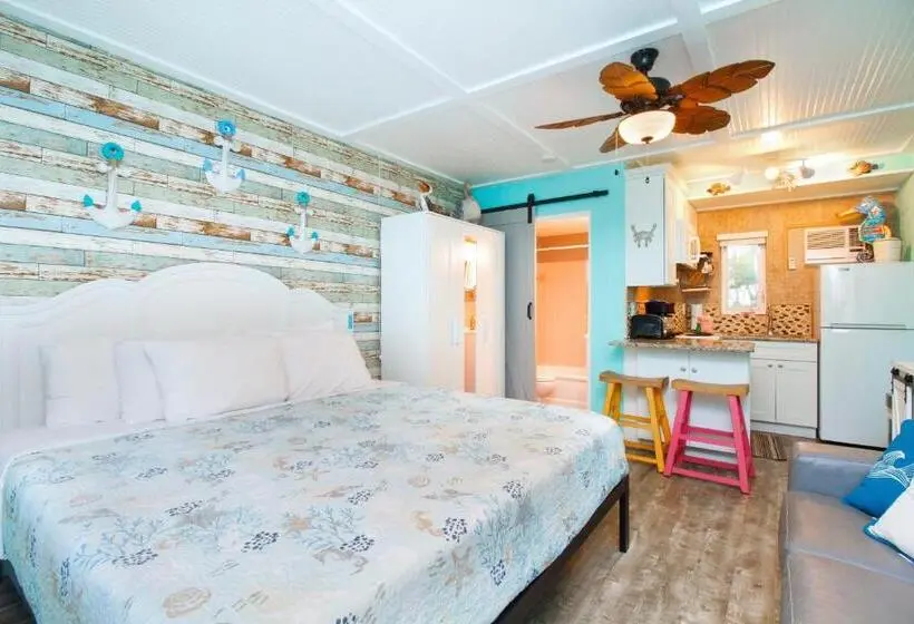 スタンダードスタジオ, Tropic Terrace Suite #9   Beachfront Resort