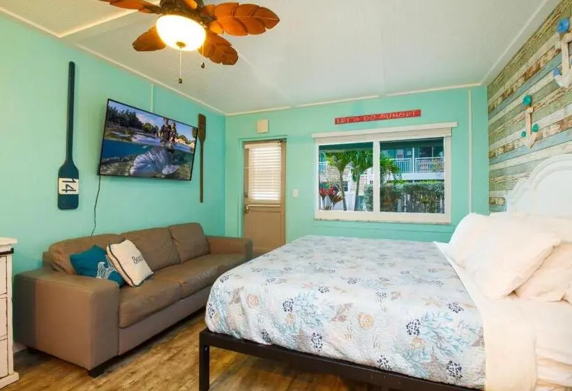 スタンダードスタジオ, Tropic Terrace Suite #9   Beachfront Resort