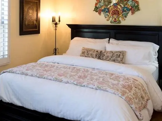 キングサイズベッドのスタンダードルーム, Half Moon Bay Inn   Main Street Downtown