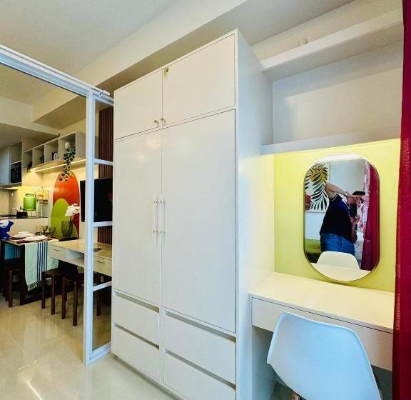 スタンダードスタジオ, Kathy S Place At Style Residences