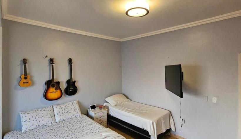 اتاق راحتی سه تخته, Apartamento Aconchegante Com 2 Quartos