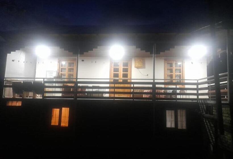 اتاق استاندارد سه نفره, Guesthouse   Kavkasioni