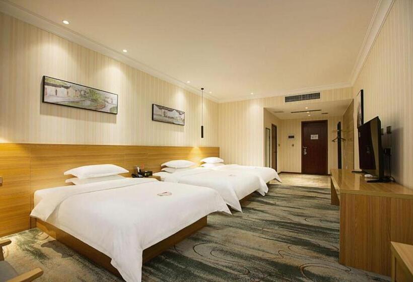 חדר קומפורט לשלושה, 海菲酒店 郑州高铁东站cbd国际会展中心店