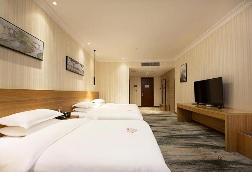 חדר קומפורט לשלושה, 海菲酒店 郑州高铁东站cbd国际会展中心店