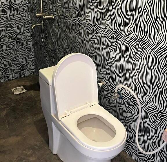 اتاق لوکس با بالکن, Patience Airport Cottages