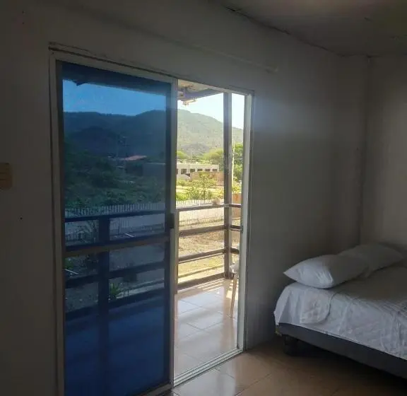 اتاق لوکس با بالکن, Hostería Del Puerto