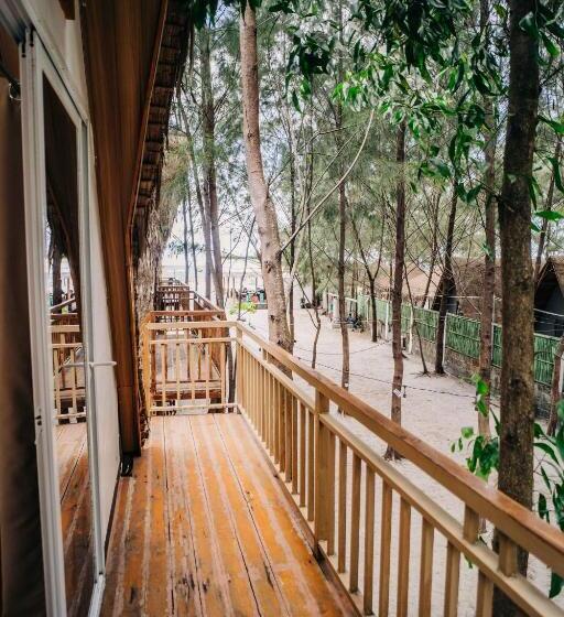 غرفة قياسية رباعية مطلة على البحر, Haven Campsite