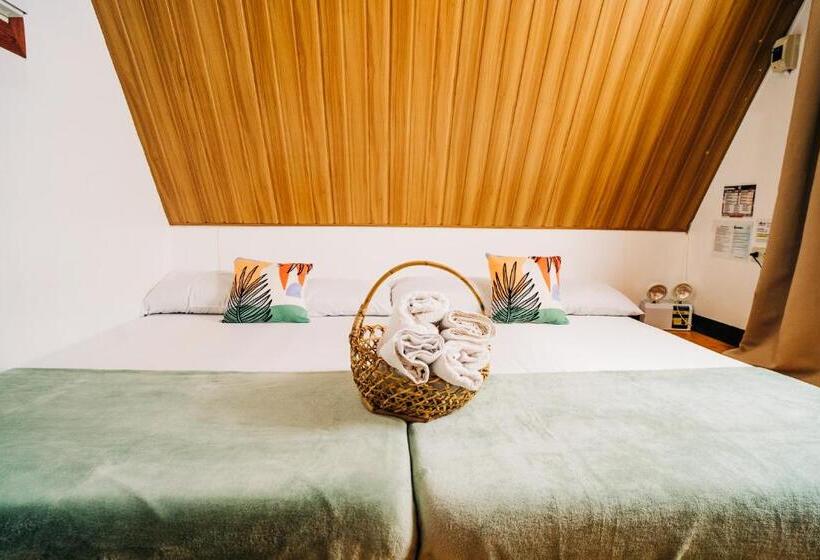 غرفة قياسية رباعية مطلة على البحر, Haven Campsite