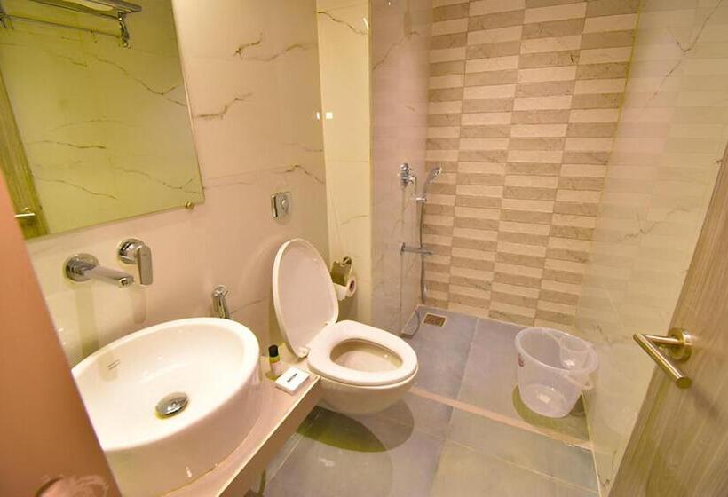 חדר דלוקס, Dhalia Club  Premium Thane