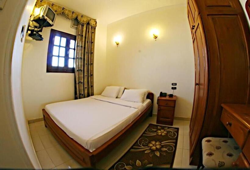 اتاق استاندارد یک نفره, Luxor Hurghada