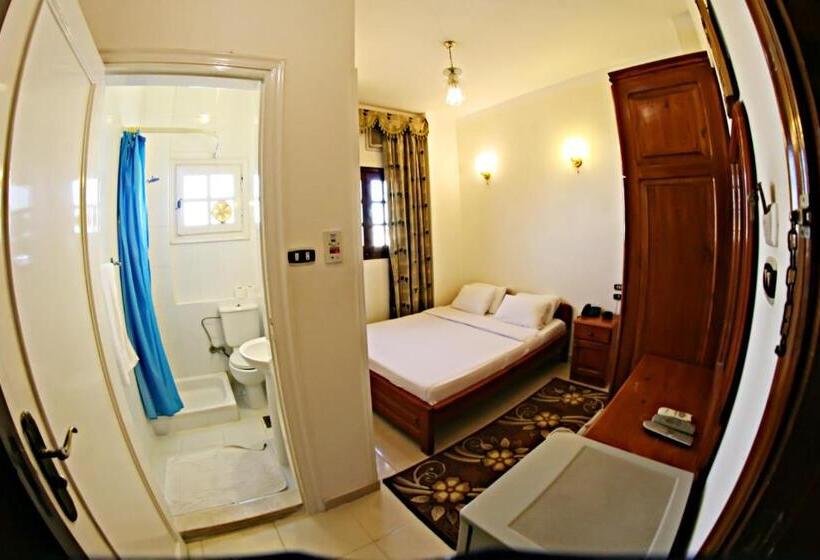 اتاق استاندارد یک نفره, Luxor Hurghada