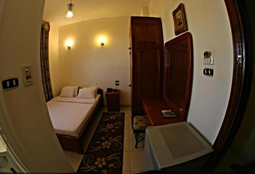 اتاق استاندارد یک نفره, Luxor Hurghada