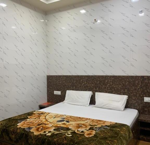 غرفة قياسية, Maa Gayatri Sadan