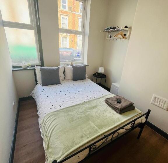 غرفة قياسية حمام مشترك, Kilburn Guest Rooms 167