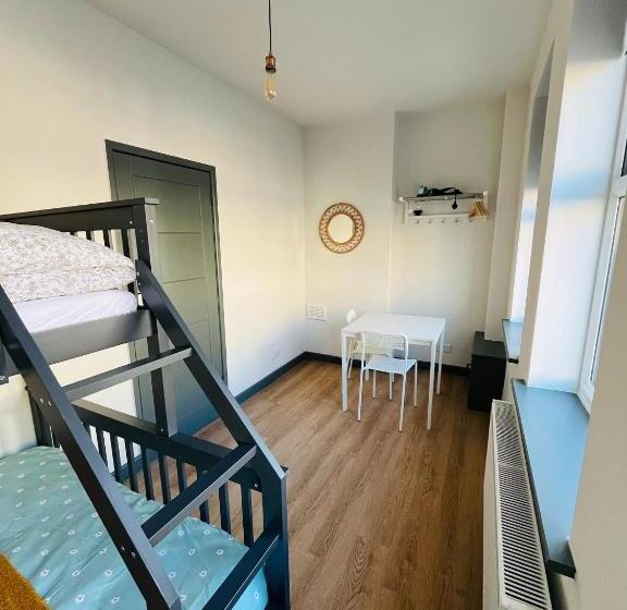 غرفة إقتصادية ثلاثية, Kilburn Guest Rooms 167