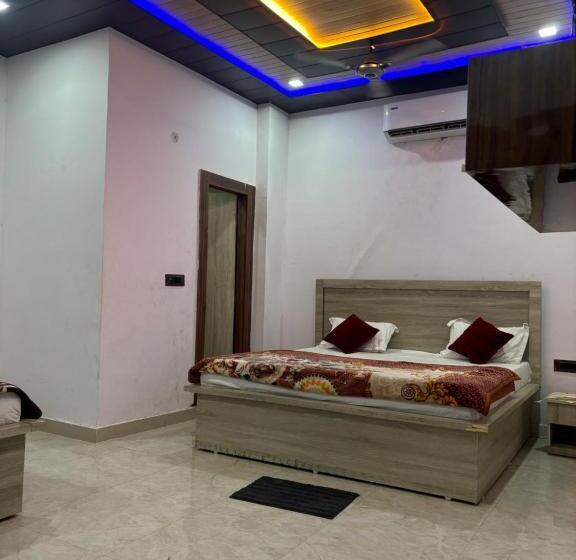 Habitació Estàndard, Kunj Bihari Dham Vrindavan Burja