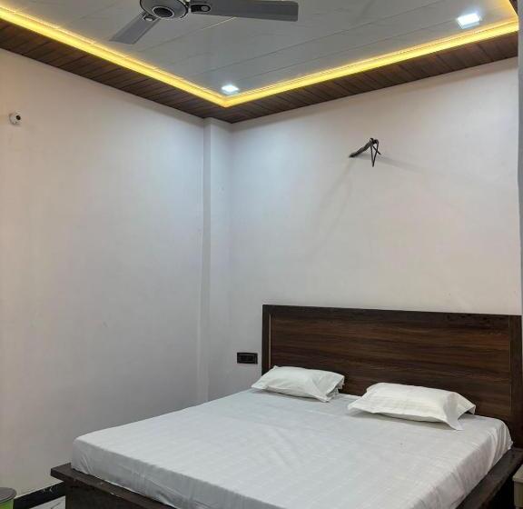 Habitació Estàndard, Kunj Bihari Dham Vrindavan Burja