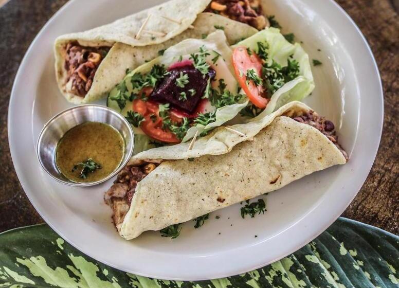 اتاق استاندارد سه نفره, Room In Guest Room Undefined